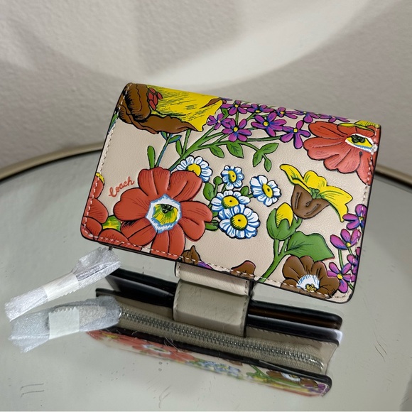 Coach Medium Corner Zip Wallet Light Cream With Floral Print - Picture 8 of 9